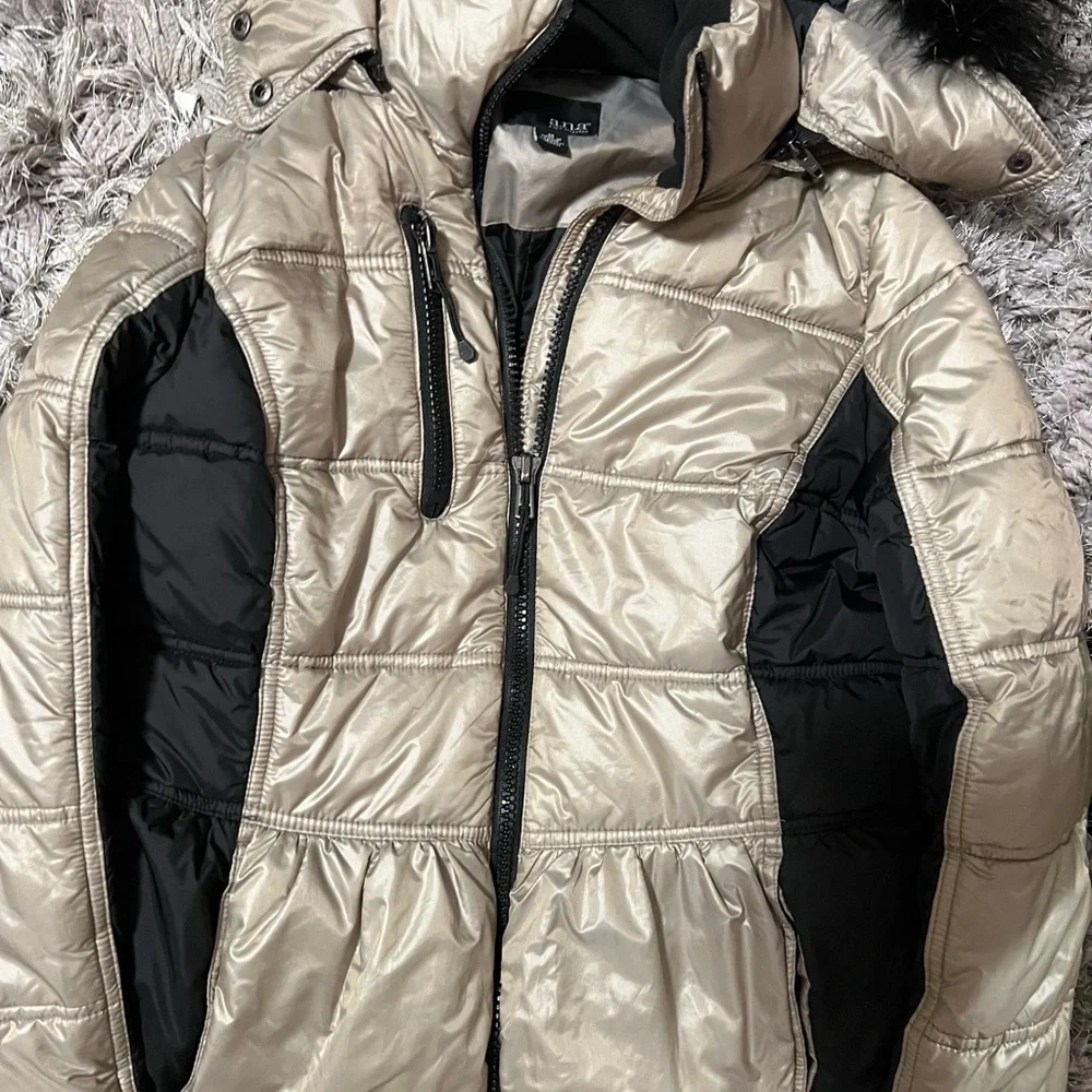 a.n.a Metallic Beige and Black Puffer Jacket - Picture 5 of 10